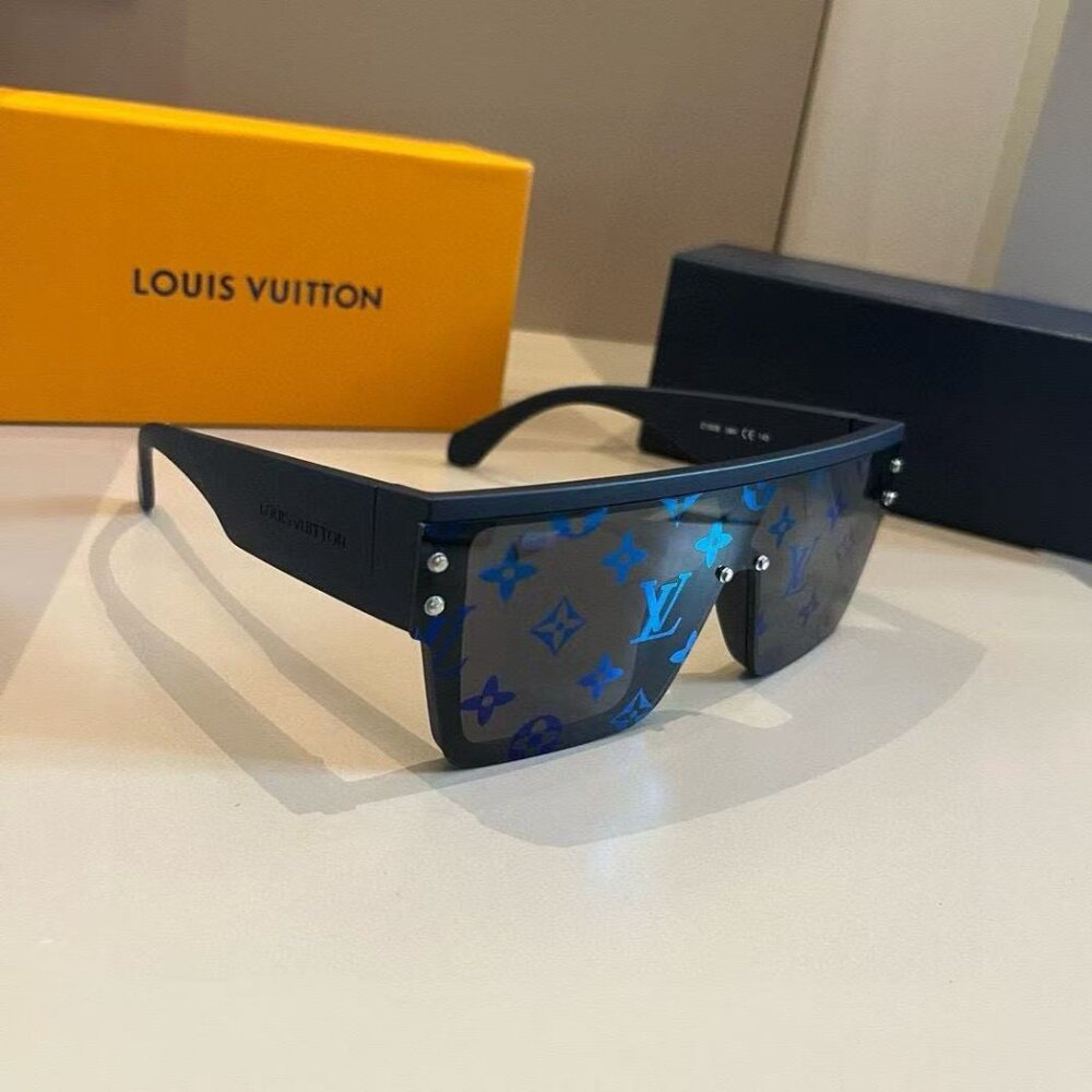 🌞Louis Vuitton Sunglasses - Picture 9 of 9